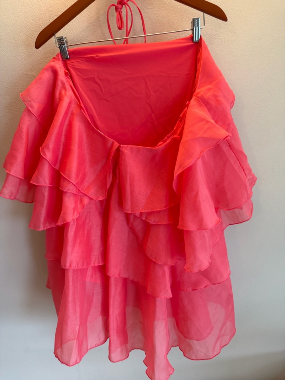 Ruffled Tiered‎ Women's halter dress in Bright Coral Pink medium - Picture 3 of 5